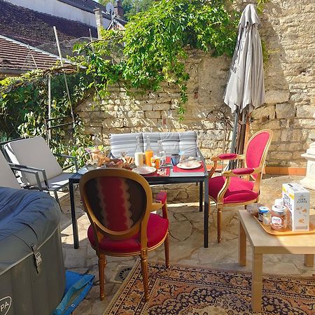 La Taniere Des Tanneries Bed & Breakfast Tonnerre Exterior foto