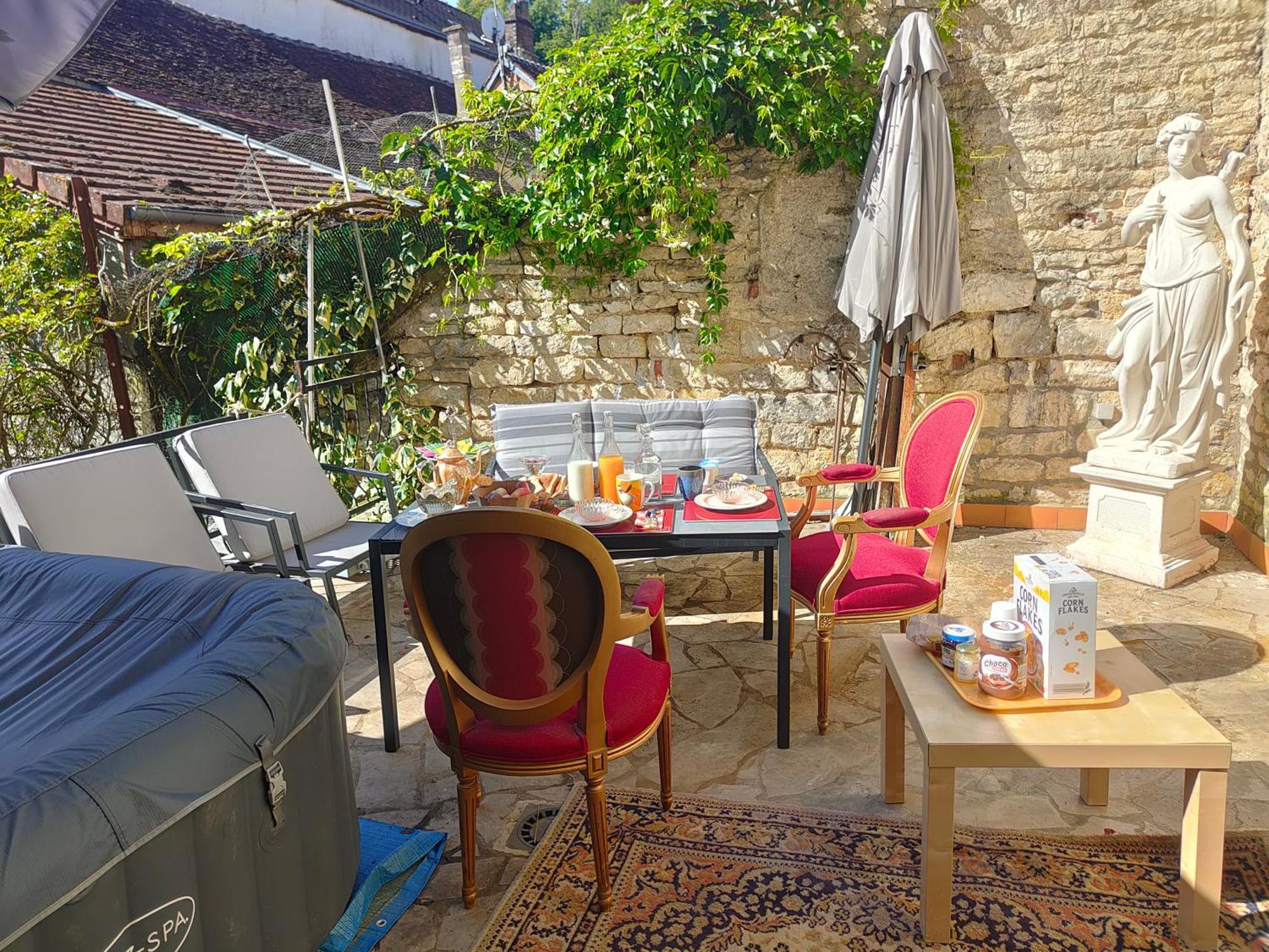 La Taniere Des Tanneries Bed & Breakfast Tonnerre Exterior foto